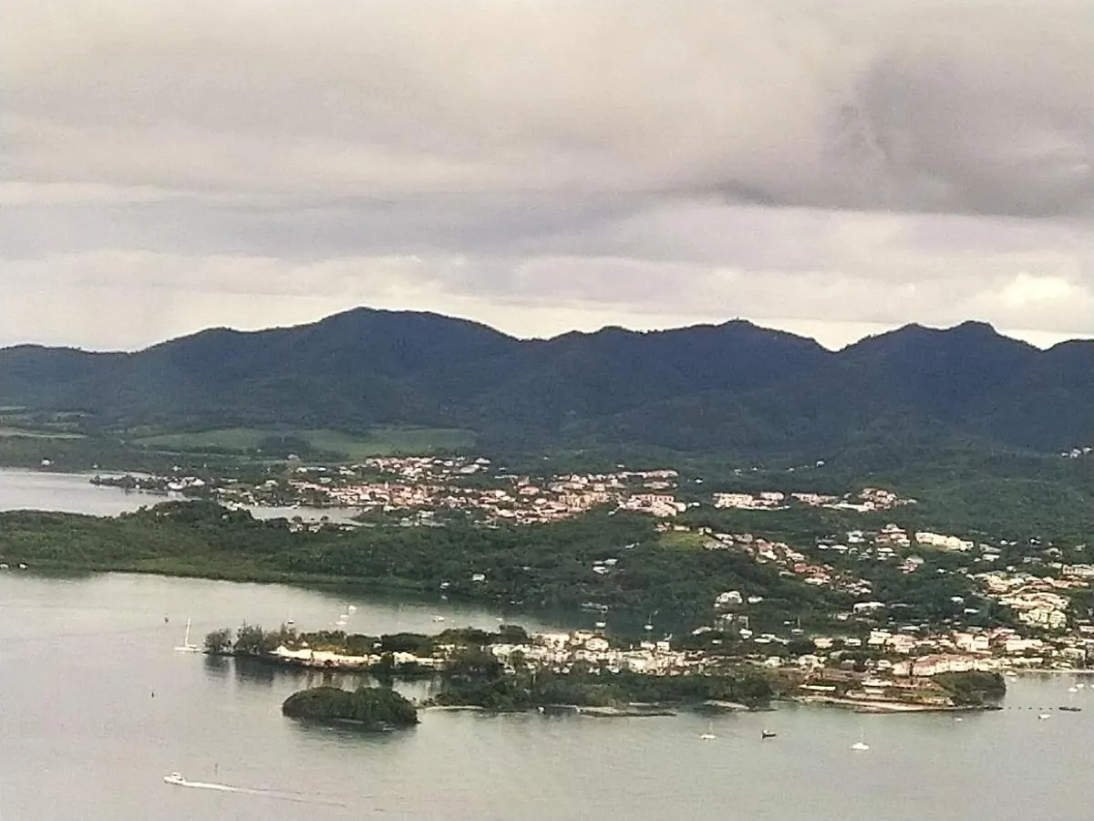 Apartment Appartement Spacieux Avec Vue Montagne A Le Marin 82 M² Martinique