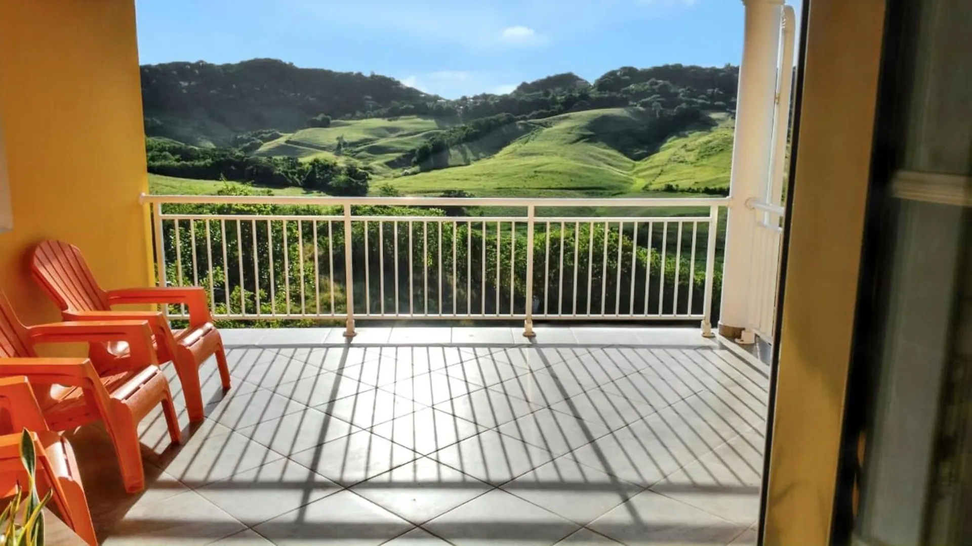 Appartement Spacieux Avec Vue Montagne A Le Marin 82 M² Apartment
